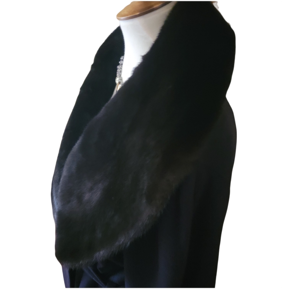 🔥SALE🔥YVES SAINT LAURENT |VNTG WOOL/CASHMERE WRAP COAT W/BLK MINK SHAWL COLLAR - Picture 4 of 16